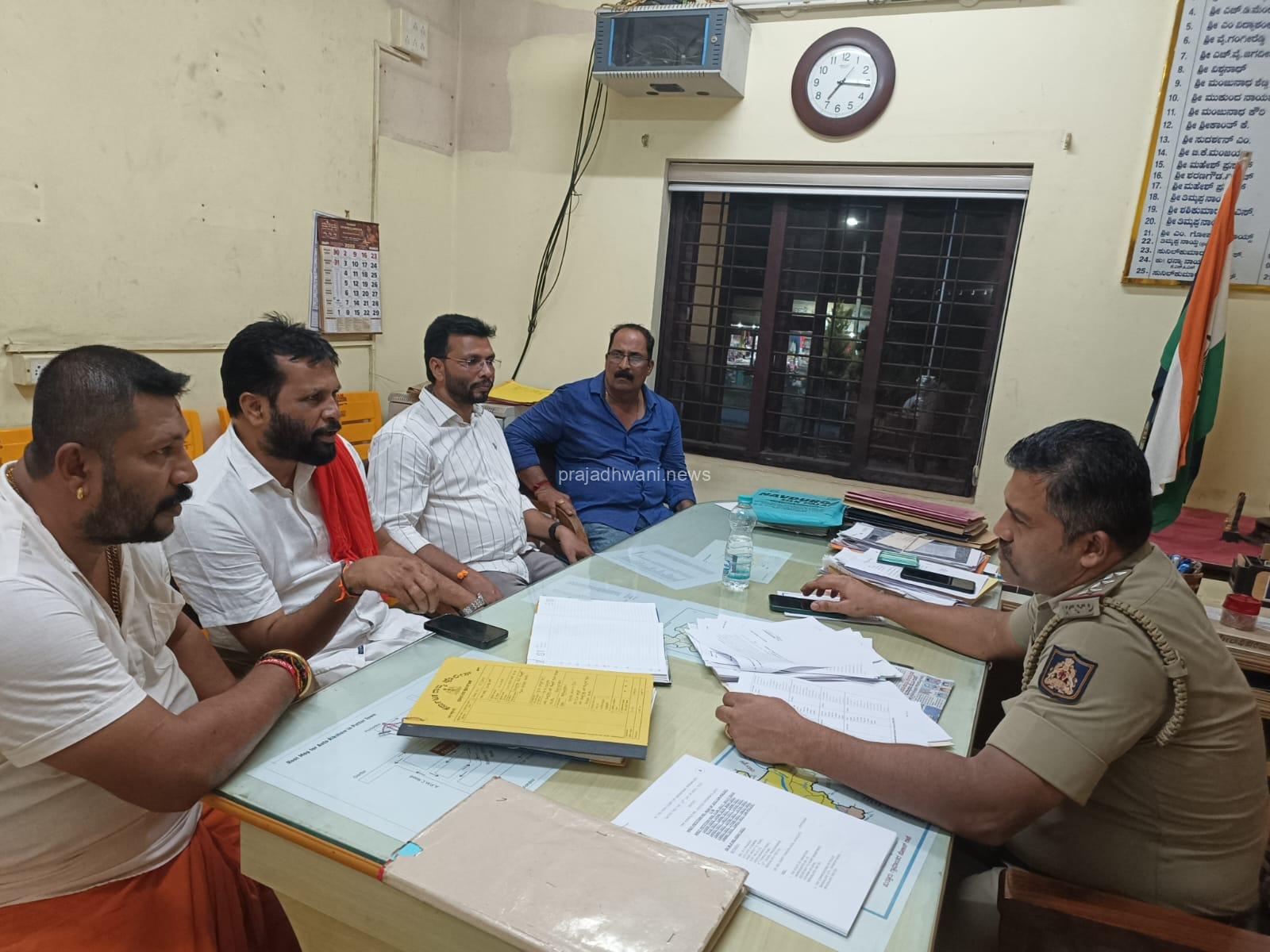 ಪುತ್ತೂರಿ ನಲ್ಲಿ ಹೆಚ್ಚುತಿದೆ ಕಳವು, ದರೋಡೆ ಪ್ರಕರಣ : ಪೊಲೀಸ್ ಅಧಿಕಾರಿಗಳನ್ನು ಭೇಟಿ ಮಾಡಿದ ಬಿಜೆಪಿ ನಿಯೋಗ