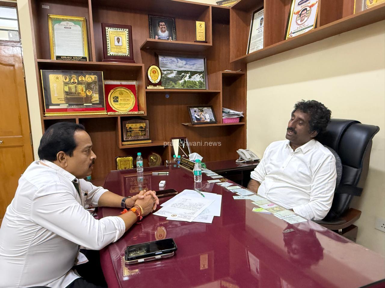 ಪುತ್ತೂರು ನಗರಸಭೆಗೆ 15 ಕೋಟಿ, ವಿಟ್ಲಕ್ಕೆ 5 ಕೋಟಿ ಅನುದಾನಕ್ಕೆ, ಪಶುಸಂಗೋಪನಾ ಕಾಲೇಜು ಆರಂಭಕ್ಕೆ ಸಚಿವರಿಗಳಿಗೆ ಶಾಸಕ ಅಶೋಕ್ ರೈ ಮನವಿ