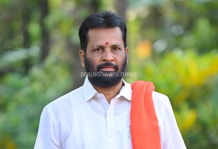 ಕಾಂಗ್ರೇಸ್ ಸರ್ಕಾರ ಮರಳು ಮತ್ತು ಕೆಂಪುಕಲ್ಲು ಅಭಾವ ಸೃಷ್ಟಿಸಿರುವುದರಿಂದ ಪ್ರಾಕೃತಿಕ ವಿಕೋಪಗಳಿಂದ ಹಾನಿಯಾದ ಮನೆಗಳ ದುರಸ್ಥಿಯೂ ಮಾಡಲಾಗುತ್ತಿಲ್ಲ – ಬಡ ಕಾರ್ಮಿಕರಿಗೆ ಕೂಲಿ ಕೆಲಸವೂ ಇಲ್ಲದಂತಾಗಿದೆ :  ಅರುಣ್ ಪುತ್ತಿಲ