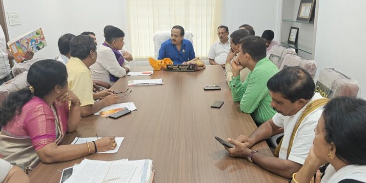 ಪುತ್ತೂರು: ಬೊಳುವಾರಿನಲ್ಲಿರುವ ಕುಕ್ಕೇಶ್ರೀ ಸುಬ್ರಹ್ಮಣ್ಯ ದೇವಸ್ಥಾನದ ಜಾಗದ ವಿಚಾರ – ಸುಬ್ರಹ್ಮಣ್ಯ, ಮಹಾಲಿಂಗೇಶ್ವರ ದೇವಳದ ಆಡಳಿತ ಸಮಿತಿ ಜಂಟಿ ಸಭೆ