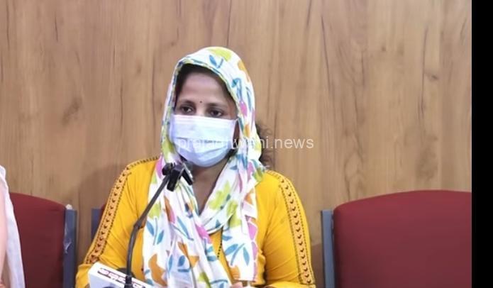 ಪುತ್ತೂರು: ಮದುವೆಯಾಗುವುದಾಗಿ ನಂಬಿಸಿ ಯುವತಿ ಮೇಲೆ ಅತ್ಯಾಚಾರ ಪ್ರಕರಣ ಸಂತ್ರಸ್ತೆ ಯುವತಿಯ ತಾಯಿ ಪತ್ರಿಕಾಗೋಷ್ಠಿ