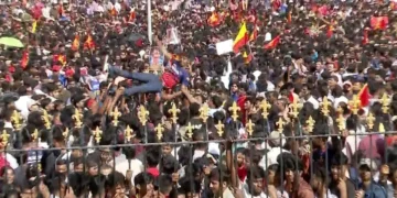 RCB ಗೆಲುವಿನ ಸಂಭ್ರಮಾಚರಣೆ ಚಿನ್ನಸ್ವಾಮಿ ಕ್ರೀಡಾಂಗಣದ ಬಳಿ ಕಾಲ್ತುಳಿತ ಸಂಭವಿಸಿ 10 ಸಾವು