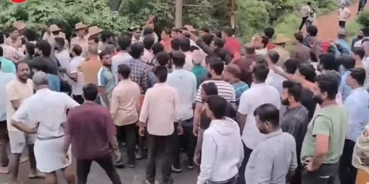 ಧರ್ಮಸ್ಥಳ : ಪಾಂಗಾಳ ರಸ್ತೆ ಸಮೀಪ ಯೂಟ್ಯೂಬ್ ಚಾನೆಲ್ ಗಳ ವರದಿಗಾರರ ಮೇಲೆ ಹಲ್ಲೆ ಮೂವರು ಆಸ್ಪತ್ರೆಗೆ ದಾಖಲು