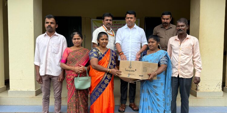 ಬೆಳ್ತಂಗಡಿ ಪಶುಪಾಲನಾ ಮತ್ತು ಪಶು ವೈದ್ಯಕೀಯ  ಸೇವಾ ಇಲಾಖೆ , ಹಾಗೂ ಕರ್ನಾಟಕ ಸಹಕಾರ ಕುಕ್ಕಟ ಮಹಾಮಂಡಳಿ(ನಿ.) 2024-25ನೇ ಸಾಲಿನಲ್ಲಿ ಅರ್ಹ ಗ್ರಾಮೀಣ ರೈತ ಮಹಿಳಾ ಪಲಾನುಭವಿಗಳಿಗೆ ಉಚಿತವಾಗಿ ನಾಟಿಕೋಳಿ ಮರಿಗಳ ವಿತರಣೆ