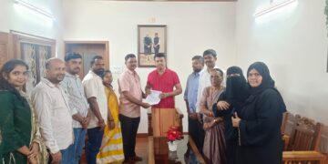 ಸರಕಾರಿ ಉನ್ನತಿಕರಿಸಿದ ಹಿರಿಯ ಪ್ರಾಥಮಿಕ ಶಾಲೆ ಕರ್ನೋಡಿ ಆಂಗ್ಲ ಮಾದ್ಯಮ ತರಗತಿಯನ್ನು ಪ್ರಾರಂಭಿಸಲು ಶಾಸಕರಾದ ಶ್ರೀ ಹರೀಶ್ ಪೂಂಜಾ ಇವರನ್ನು ಭೇಟಿ ಮಾಡಿ ಮನವಿ