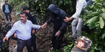 ಧರ್ಮಸ್ಥಳ ಪ್ರಕರಣ: ಹೊಸ ಸ್ಥಳಕ್ಕೆ ಸಾಕ್ಷಿ-ದೂರುದಾರನನ್ನು ಕರೆದೊಯ್ದ  ಸ್ಪಾಟ್ 15ರಲ್ಲಿ ತೀವ್ರ ಶೋಧ!:ಎಸ್ಐಟಿಗೆ ಪೊಲೀಸ್ ಠಾಣೆ ಸ್ಥಾನಮಾನ