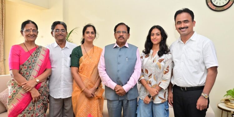 ಮಠಂತಬೆಟ್ಟು ಹರಿಪ್ರಸಾದ್ ರೈಯವರ ಮನೆಗೆ ಗೃಹ ಸಚಿವ ಡಾ. ಜಿ. ಪರಮೇಶ್ವರ್ ಭೇಟಿ