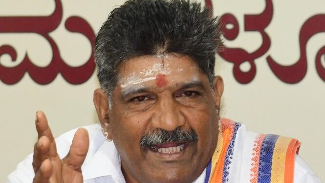 ಮಹೇಶ್ ಶೆಟ್ಟಿ ತಿಮರೋಡಿಗೆ ಬಿಗ್ ಶಾಕ್ : ಜಾಮೀನು ನಿರಾಕರಣೆ, ನ್ಯಾಯಾಂಗ ಬಂಧನ