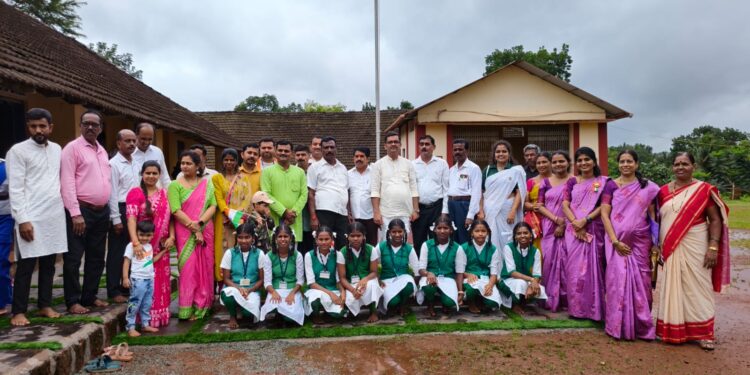 ಅಜ್ಜಾವರ: ಸರಕಾರಿ ಪ್ರೌಢಶಾಲೆ ಅಜ್ಜಾವರ, ಪ್ರತಾಪ ಯುವಕ ಮಂಡಲ (ರಿ) ಚೈತ್ರ ಯುವತಿ ಮಂಡಲ (ರಿ) ಇವುಗಳ ಸಂಯುಕ್ತ ಆಶ್ರಯದಲ್ಲಿ 79ನೇ ಸ್ವಾತಂತ್ರೋತ್ಸವ