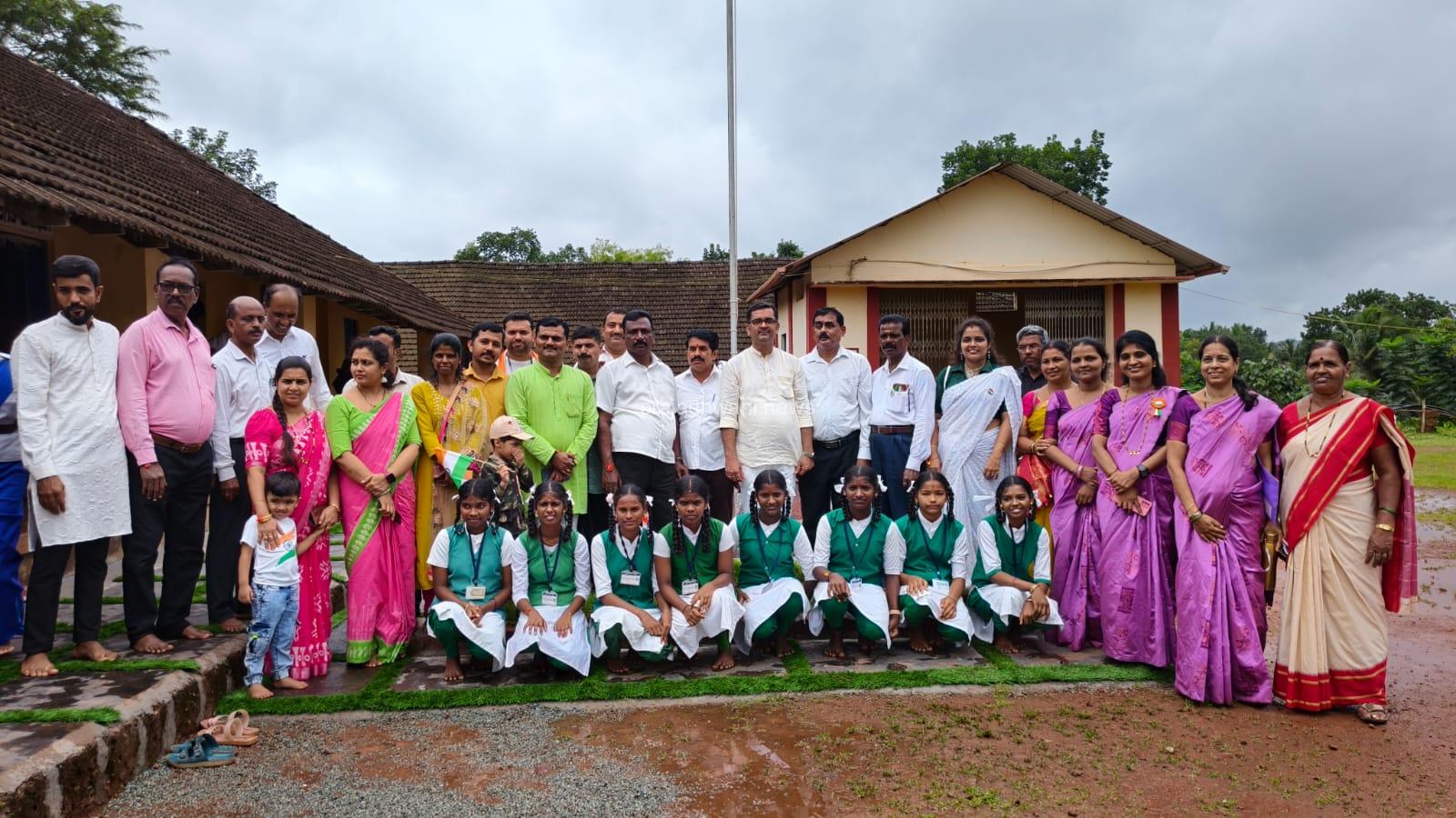 ಅಜ್ಜಾವರ: ಸರಕಾರಿ ಪ್ರೌಢಶಾಲೆ ಅಜ್ಜಾವರ, ಪ್ರತಾಪ ಯುವಕ ಮಂಡಲ (ರಿ) ಚೈತ್ರ ಯುವತಿ ಮಂಡಲ (ರಿ) ಇವುಗಳ ಸಂಯುಕ್ತ ಆಶ್ರಯದಲ್ಲಿ 79ನೇ ಸ್ವಾತಂತ್ರೋತ್ಸವ