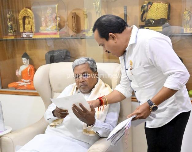 ಸಿಎಂ ಸಿದ್ದರಾಮಯ್ಯ ಅವರನ್ನು ಭೇಟಿಯಾಗಿ ಪುತ್ತೂರು ಮೆಡಿಕಲ್ ಕಾಲೇಜು ಮೀಟಿಂಗ್ ನಿಗದಿ, ಮುಖ್ಯಮಂತ್ರಿಗಳ ಭರವಸೆ, ಮೊಗೇರ ಸಂಘಕ್ಕೆ ಜಾಗ ಮಂಜೂರು, ಕೆದಿಲದಲ್ಲಿ ಕ್ರೀಡಾಂಗಣ:ಶಾಸಕ ಅಶೋಕ್ ರೈ