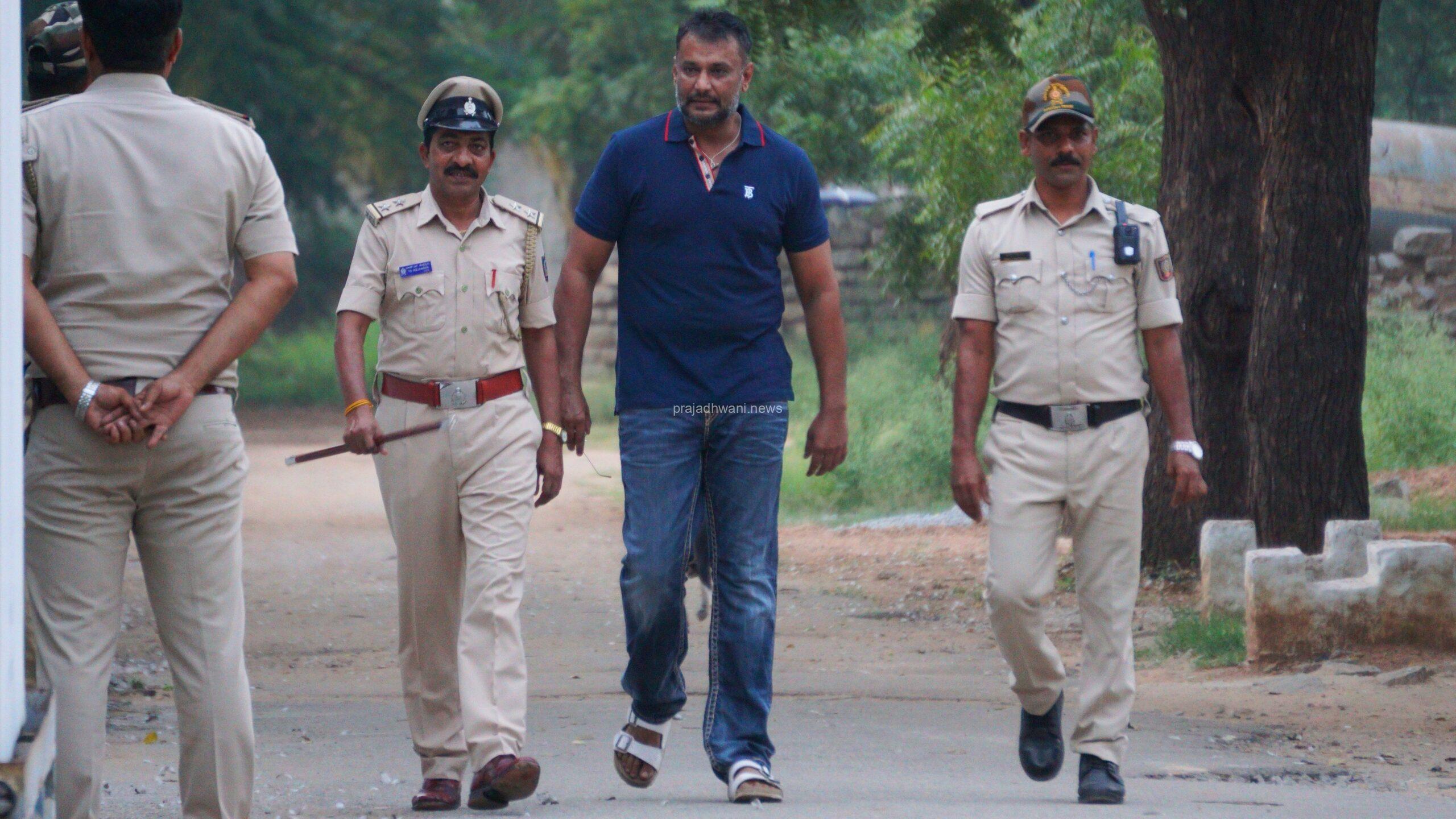 ‘ಇದ್ರೆ ನೆಮ್ದಿಯಾಗಿರ್ಬೇಕು’ ಜೈಲೂಟ ಸೇರ್ತಿಲ್ಲ, ನಿದ್ದೆ ಬರ್ತಿಲ್ಲ, ಜಡ್ಜ್ ಮುಂದೆ ತನಗೆ ವಿಷಬೇಕು ಎಂದ ನಟ ದರ್ಶನ್!