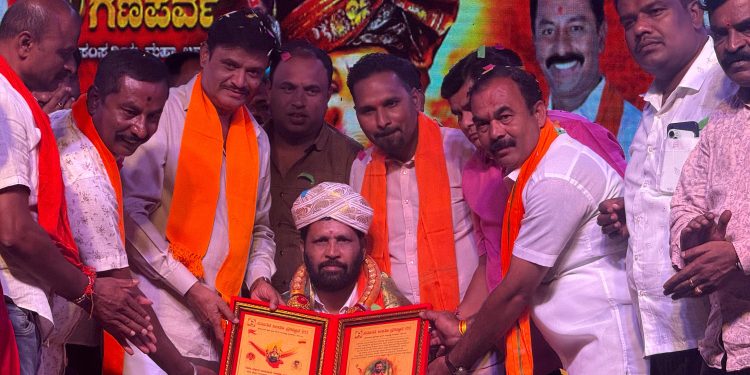 ಸುಂಕದಕಟ್ಟೆ ಸನಾತನ ಹಿಂದೂ ಪ್ರತಿಷ್ಠಾನದ ವತಿಯಿಂದ ಅರುಣ್ ಕುಮಾರ್ ಪುತ್ತಿಲರಿಗೆ “ಧರ್ಮರತ್ನ” ಪ್ರಶಸ್ತಿ