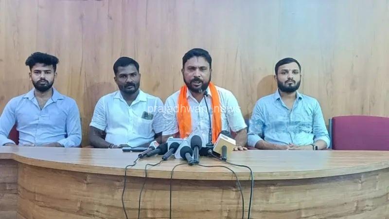 ಕಡಂಬು ಗೋ ಹತ್ಯೆ ಪ್ರಕರಣ ಆರೋಪಿಗಳನ್ನು 24 ಗಂಟೆಯೊಳಗೆ ಬಂಧಿಸದಿದ್ದಲ್ಲಿ ಜಿಲ್ಲಾ ವ್ಯಾಪಿ ಹೋರಾಟ :ಪುತ್ತೂರಿನಲ್ಲಿ ಹಿಂದೂ ಜಾಗರಣ ವೇದಿಕೆ ಆಗ್ರಹ