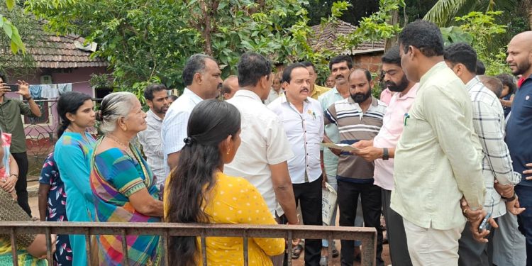 ನಿಟ್ಟುಸಿರು ಬಿಟ್ಟ ವಿಟ್ಲ ಕಳುವಾಜೆ ಶಿವಾಜಿನಗರ ನಿವಾಸಿಗಳು 15 ವರ್ಷಗಳಿಂದ ಇದ್ದ ದಾರಿ ವಿವಾದಕ್ಕೆ ಅಂತ್ಯ ಹಾಡಿದ ಶಾಸಕ ಅಶೋಕ್ ರೈ