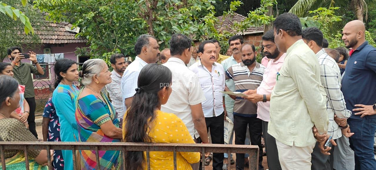 ನಿಟ್ಟುಸಿರು ಬಿಟ್ಟ ವಿಟ್ಲ ಕಳುವಾಜೆ ಶಿವಾಜಿನಗರ ನಿವಾಸಿಗಳು 15 ವರ್ಷಗಳಿಂದ ಇದ್ದ ದಾರಿ ವಿವಾದಕ್ಕೆ ಅಂತ್ಯ ಹಾಡಿದ ಶಾಸಕ ಅಶೋಕ್ ರೈ