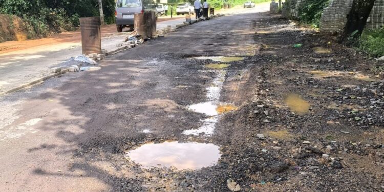 ಪುತ್ತೂರು ಸುಬ್ರಹ್ಮಣ್ಯ ರಸ್ತೆಯ ಬೆದ್ರಾಳ ಎಂಬಲ್ಲಿ ಸ್ಥಗಿತಗೊಂಡಿರುವ ಅವೈಜ್ಞಾನಿಕ ಮತ್ತು ಕಳಪೆ ರಸ್ತೆ ಕಾಮಗಾರಿ ವಿರುದ್ಧ  ಅರುಣ್ ಕುಮಾರ್ ಪುತ್ತಿಲ ಆಕ್ರೋಶ