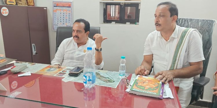 ರಶೀದಿ ಮಾಡಿಸಿ ಪೂಜೆ ಮಾಡಿಸಿ ಹಣ ಕೊಡದೆ ಶ್ರೀ ಮಹಾಲಿಂಗೇಶ್ವರ ದೇವರಿಗೆ ವಂಚನೆ ಮಾಡಿದ ಮಾಜಿ ಶಾಸಕ ಸಂಜೀವ ಮಠಂದೂರು: ಶಾಸಕ ಅಶೋಕ್ ರೈ ಗಂಭೀರ ಆರೋಪ