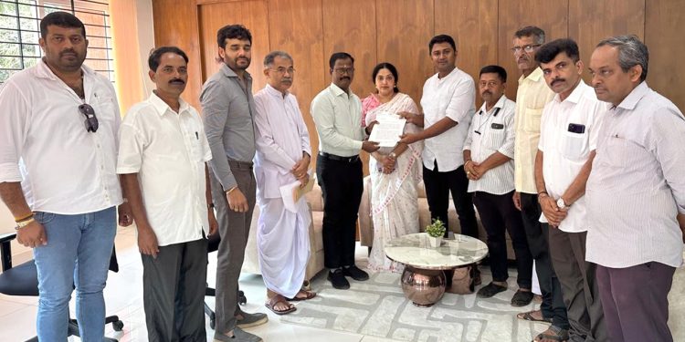 ಬಸದಿಗಳನ್ನು ಆರಕ್ಷಿತ ಸ್ಮಾರಕ ಘೋಷಣೆ ಪ್ರಸ್ತಾವನೆಯನ್ನು ಕೈ ಬಿಡುವಂತೆ ಜಿಲ್ಲಾಧಿಕಾರಿಗಳ ಮೂಲಕ ಆಕ್ಷೇಪನ ಸಲ್ಲಿಕೆ