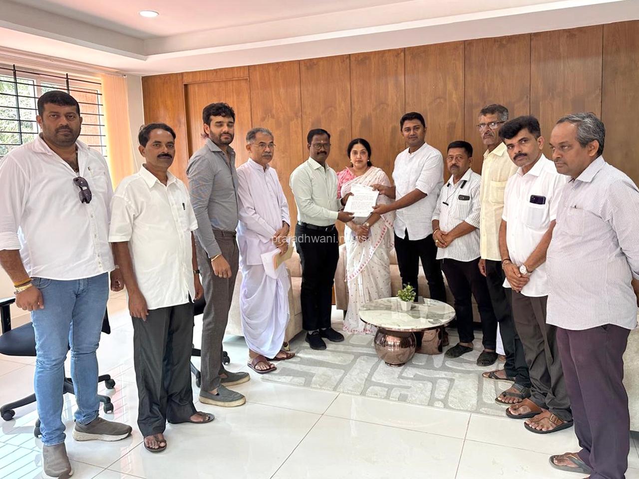 ಬಸದಿಗಳನ್ನು ಆರಕ್ಷಿತ ಸ್ಮಾರಕ ಘೋಷಣೆ ಪ್ರಸ್ತಾವನೆಯನ್ನು ಕೈ ಬಿಡುವಂತೆ ಜಿಲ್ಲಾಧಿಕಾರಿಗಳ ಮೂಲಕ ಆಕ್ಷೇಪನ ಸಲ್ಲಿಕೆ