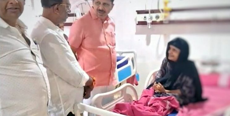 ಅಶೋಕ ಜನಮನ ಕಾರ್ಯಕ್ರಮದಲ್ಲಿ‌ ಜನಸ್ತೋಮದ ನಡುವೆ ಕೆಲವರು ಅಸ್ವಸ್ಥ: ಆಸ್ಪತ್ರೆಗೆ ಭೇಟಿ‌ ನೀಡಿದ ಮಾಜಿ ಶಾಸಕ ಮತ್ತು ಪುತ್ತೂರು ಬಜೆಪಿ ಪದಾಧಿಕಾರಿಗಳು