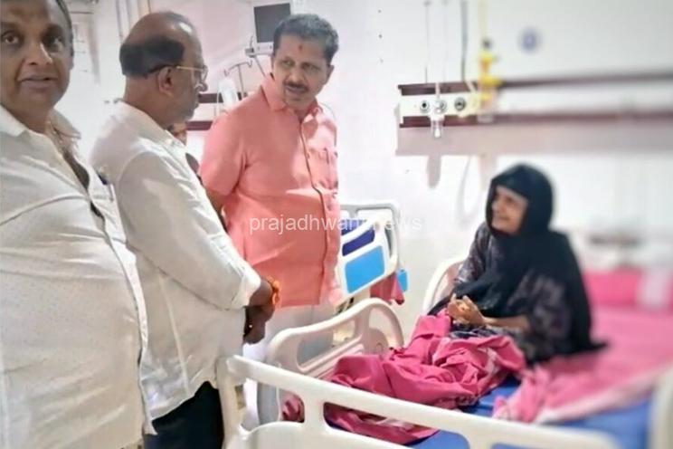 ಅಶೋಕ ಜನಮನ ಕಾರ್ಯಕ್ರಮದಲ್ಲಿ ಜನಸ್ತೋಮದ ನಡುವೆ ಕೆಲವರು ಅಸ್ವಸ್ಥ: ಆಸ್ಪತ್ರೆಗೆ ಭೇಟಿ ನೀಡಿದ ಮಾಜಿ ಶಾಸಕ ಮತ್ತು ಪುತ್ತೂರು ಬಜೆಪಿ ಪದಾಧಿಕಾರಿಗಳು
