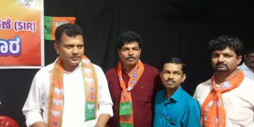 ಪುತ್ತೂರು: ಕೆಮ್ಮಯಿ ಪಂಜಿಗ ಆನಡ್ಕ ಪುರುಷರಕಟ್ಟೆ ಸಂಪರ್ಕ ರಸ್ತೆಯನ್ನು ಗ್ರಾಮ ಸಡಕ್ ನಲ್ಲಿ ಅಭಿವೃದ್ಧಿ ಪಡಿಸಲು ಸಂಸದ ಚೌಟರಲ್ಲಿ ಮನವಿ