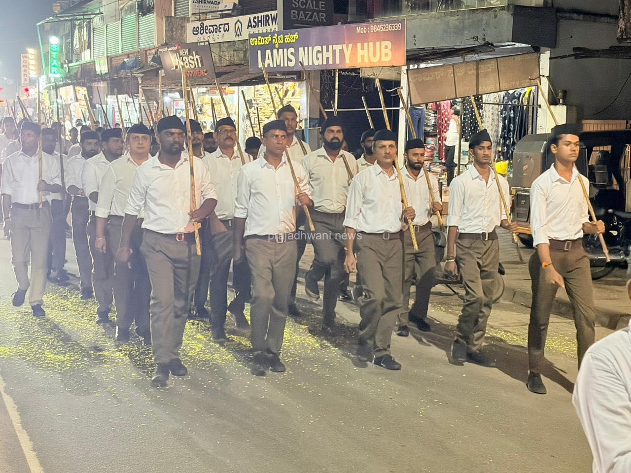 ಪುತ್ತೂರಿನಲ್ಲಿ ಸಂಘ ಶತಾಬ್ದಿ ಹಿನ್ನೆಲೆ ಗಣವೇಷಧಾರಿಗಳಿಂದ ಬೃಹತ್ ಪಥಸಂಚಲನ