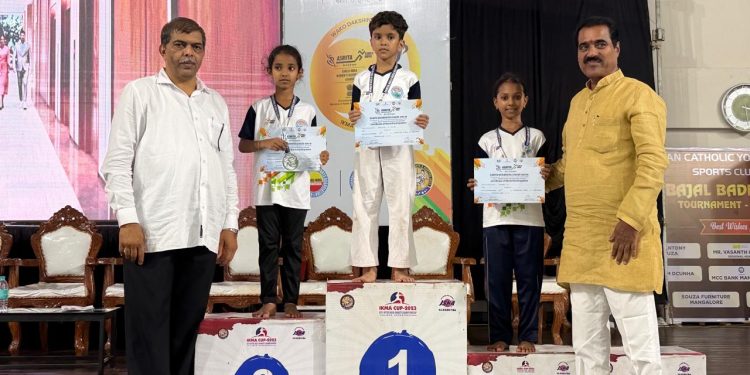 ಪುತ್ತೂರು: ಇಂಪ್ಯಾಕ್ಟ್ ಆರ್ಟ್ ಅಂಡ್ ಸ್ಪೋರ್ಟ್ಸ್ ಯೆಸೋಸಿಯೇಷನ್ ನಡೆಸಿದ ನ್ಯಾಷನಲ್ ಓಪನ್ ಕರಾಟೆ ಚಾಂಪಿಯನ್ಶಿಪ್ 2025ರ ಸ್ಪರ್ಧೆಯಲ್ಲಿ ಸುಳ್ಯದಲ್ಲಿ ಪ್ರಥಮ ಮಂಗಳೂರಿನಲ್ಲಿ ದ್ವಿತೀಯ ಸ್ಥಾನ ಪಡೆದುಕೊಂಡ ಕು. ದೀಪ್ತ ಡಿ.ಕೆ