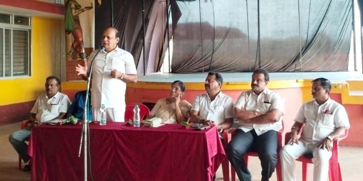 ಪುತ್ತೂರಿನ ಐತಿಹಾಸಿಕ ಕೋಟಿಚೆನ್ನಯ ಜೋಡುಕರೆ ಕಂಬಳ ಪೂರ್ವ ಸಿದ್ಧತೆಯಾಗಿ ಪ್ರಥಮ ಸಭೆ: ದೇವರ ಬ್ರಹ್ಮಕಲಶದ ಸಂದರ್ಭ ಹೊಸ ಕರೆ ನಿರ್ಮಾಣ ಎನ್ ಚಂದ್ರಹಾಸ ಶೆಟ್ಟಿ