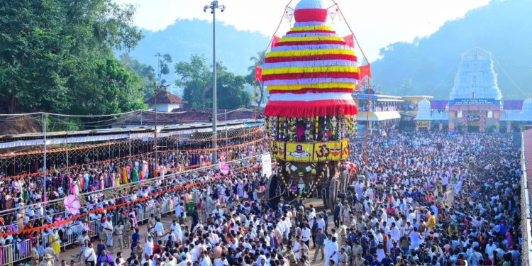 ಕುಕ್ಕೆ ಚಂಪಾ ಷಷ್ಠಿ : ಬ್ರಹ್ಮರಥೋತ್ಸವಕ್ಕೆ ಹರಿದು ಬಂದ ಭಕ್ತಸಾಗರ