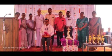 ಕುಪ್ಪೆಟ್ಟಿ: ಜಿಲ್ಲಾ ಮಟ್ಟದ ಉತ್ತಮ ಶಿಕ್ಷಕ ಪ್ರಶಸ್ತಿ ಪಡೆದ ಶ್ರೀ ವಿಜಯ ಕುಮಾರ ಸರಕಾರಿ ಪ್ರೌಢಶಾಲೆ ಪೆರ್ಲ ಬೈಪಾಡಿ ಇವರನ್ನು ಗೌರವಿಸಲಾಯಿತು.