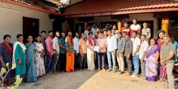 ಬೆಳ್ತಂಗಡಿ: ಶಕ್ತಿನಗರ- ಪಿಲಿಚಾಮುಂಡಿಕಲ್ಲು ಸಂಪರ್ಕ ರಸ್ತೆಯ ಮರುಡಾಮರೀಕರಣ ಬಗ್ಗೆ ಬೆಳ್ತಂಗಡಿ ಶಾಸಕ ಹರೀಶ್ ಪೂಂಜರಿಗೆ ಕುವೆಟ್ಟು ನಾಗರಿಕರಿಂದ ಮನವಿ