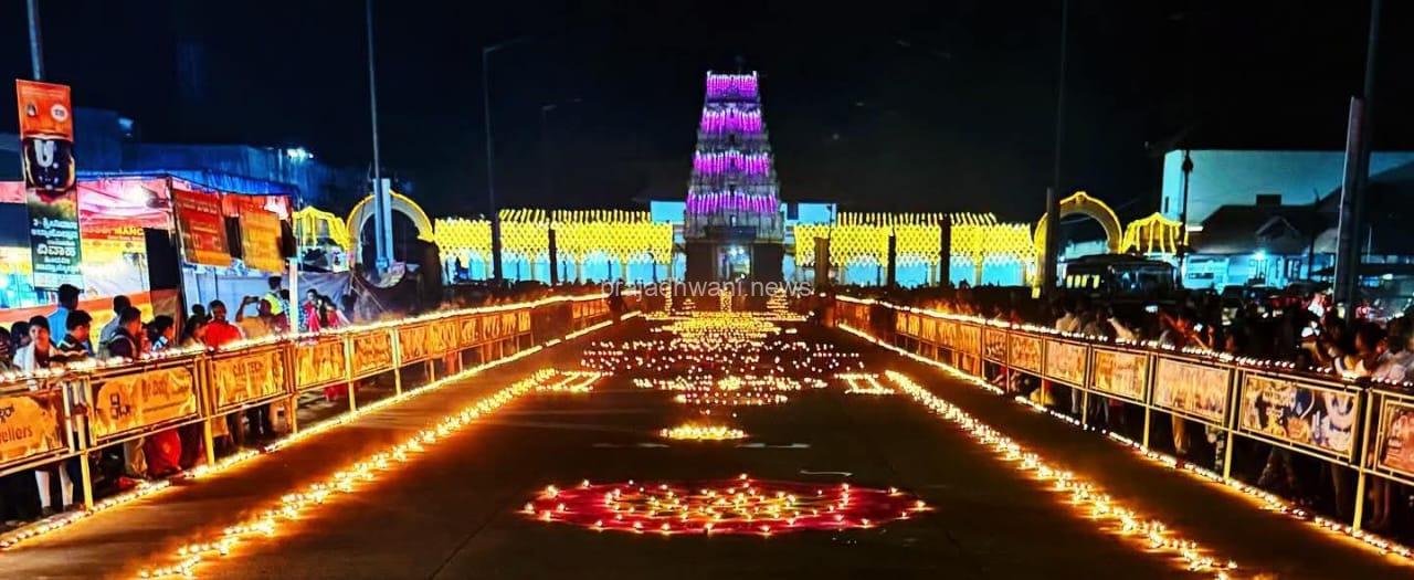 ಪುತ್ತೂರು ಮಹಾಲಿಂಗೇಶ್ವರ ದೇವಸ್ಥಾನದಲ್ಲಿ ತುಪ್ಪದ ದೀಪದ ಸೇವೆಗೆ ಹೆಚ್ಚಿದ ಬೇಡಿಕೆ : ಪ್ರತಿದಿನ ಸಾವಿರಕ್ಕೂ ಮಿಕ್ಕಿ ಭಕ್ತರಿಗೆ ಅನ್ನಪ್ರಸಾದ