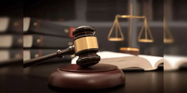 ನ್ಯಾಯಾಲಯಕ್ಕೆ ನಕಲಿ ದಾಖಲೆಗಳನ್ನು ನೀಡಿ, ಆರೋಪಿಯೊಬ್ಬನಿಗೆ ಜಾಮೀನು ನೀಡುವಂತೆ ಮಾಡಿ, ವಂಚಿಸಿದ ಪ್ರಕರಣದ ಆರೋಪಿಗೆ ಜಿಲ್ಲಾ ಸತ್ರ ನ್ಯಾಯಾಲಯದಿಂದ ಜಾಮೀನು