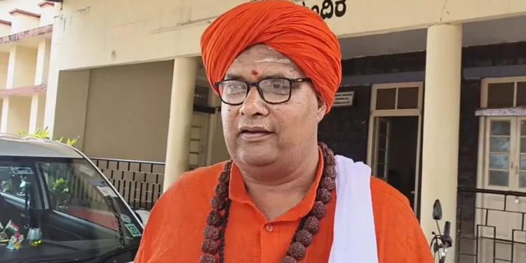 ಸಿದ್ದರಾಮಯ್ಯ ಸಿಎಂ ಸ್ಥಾನ ಬಿಡದಿದ್ದರೆ ಸರ್ಕಾರ ಪತನ:  ವೀರೇಶ್ವರ ಸ್ವಾಮೀಜಿ