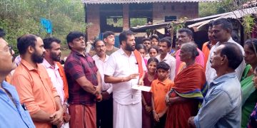 ಸೂರಂಬೈಲು ಅಗ್ನಿ ಅವಘಡದಿಂದ ಮನೆ ಸಂಪೂರ್ಣ ನಾಶ – ಪುತ್ತಿಲ ಪರಿವಾರ ಟ್ರಸ್ಟ್‌ನಿಂದ ನೆರವು