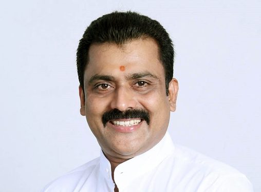 ವಿಧಾನ ಪರಿಷತ್ ಅಧಿವೇಶನದಲ್ಲಿ ರಾಜ್ಯದ ಕೃಷಿಕರನ್ನು ಗಂಭೀರ ನಿರಾಶೆಯಲ್ಲಿಟ್ಟಿರುವ ಬೆಳೆ ವಿಮೆ ಪರಿಹಾರ ಸಂಬಂಧಿಸಿದ ಸಮಸ್ಯೆಯನ್ನು ಸದನದ ಗಮನಕ್ಕೆ ತಂದ ವಿಧಾನ ಪರಿಷತ್ ಸದಸ್ಯ ಶ್ರೀ ಕಿಶೋರ್ ಕುಮಾರ್