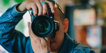 ಆನ್ಲೈನ್ ಫೋಟೋಗ್ರಾಫರ್ಗಳಿಗಿಂತ ಸಂಪ್ರದಾಯಿಕ ಸ್ಥಳೀಯ ಫೋಟೋಗ್ರಾಫರ್ರ ಮಹತ್ವ, ಅನುಭವವೇ ಅವರ ಶಕ್ತಿ