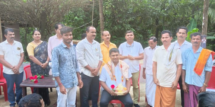 ಸುಲ್ಕೇರಿ ಮೊಗ್ರು  ಮಲೆಕುಡಿಯ ಆದಿವಾಸಿ ಕುಟುಂಬಗಳಿಗೆ  ವಿದ್ಯುತ್ ಭಾಗ್ಯ. ರಕ್ಷಿತ್ ಶಿವರಾಂ  ರವರಿಗೆ  ಅಭಿನಂದನೆ ಸಲ್ಲಿಕೆ