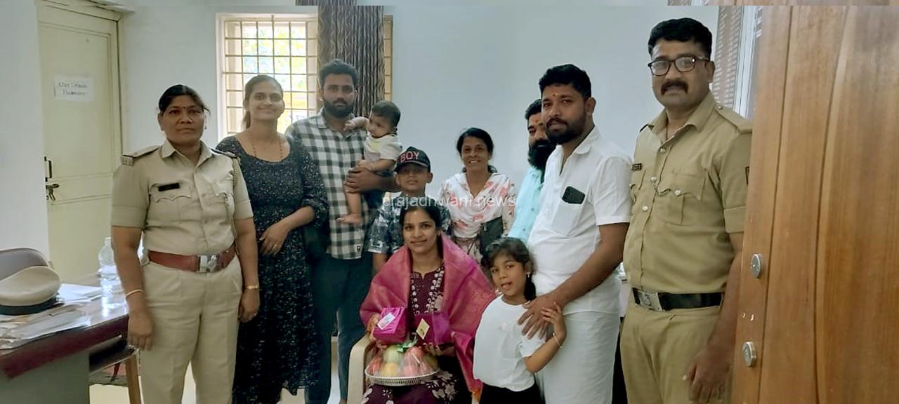 ಉಪ್ಪಿನಂಗಡಿ ಹೋಟೆಲ್ ನಲ್ಲಿ ಲಕ್ಷ ಮೌಲ್ಯದ ಚಿನ್ನ ಹಾಗೂ ನಗದು ಇದ್ದ ಪರ್ಸ್ ಮಿಸ್ಸಿಂಗ್: ಪೊಲೀಸ್ ಠಾಣೆಯಲ್ಲಿ ಹಸ್ತಾಂತರ