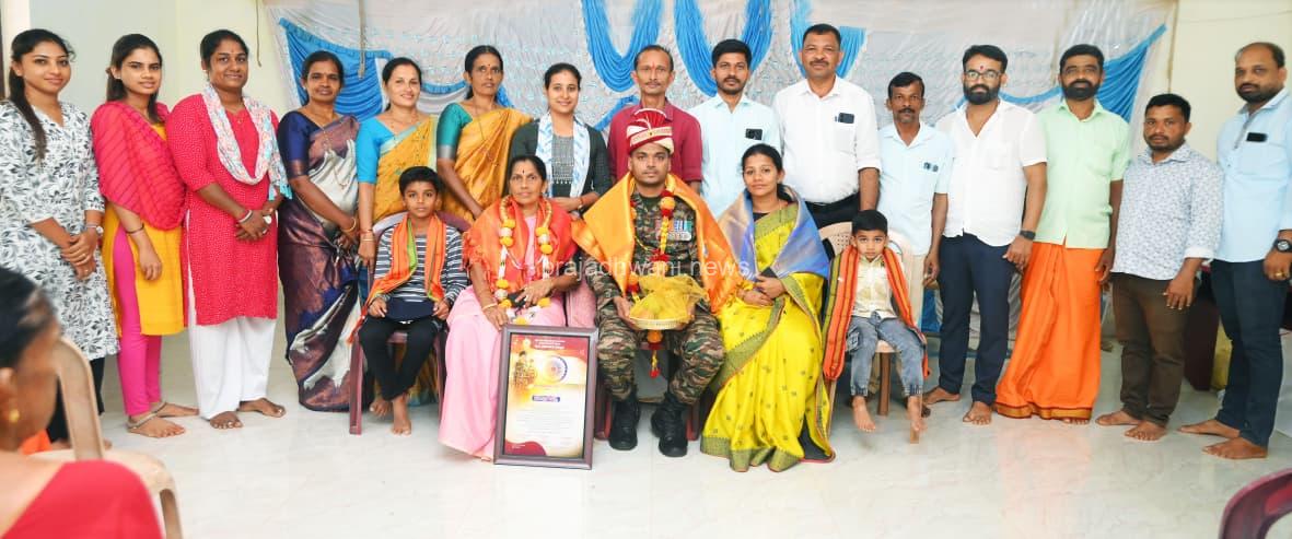 ದೇಶದ ಸೈನ್ಯದಲ್ಲಿ ಸೇವೆಗೈದು ನಿವೃತ್ತರಾಗಿ ಹುಟ್ಟೂರಿಗೆ ಆಗಮಿಸಿದ ಮುಗೇರಡ್ಕ ಶ್ರೀ ಅಶೋಕ್ ಪಿ.ಎಲ್ ರವರಿಗೆ ಬಂದಾರು ಗ್ರಾಮ ಪಂಚಾಯತ್ ವತಿಯಿಂದ ಸನ್ಮಾನ