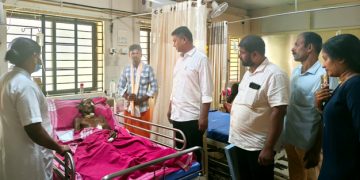 ಅಪಘಾತದಲ್ಲಿ ಗಂಭೀರ ಗಾಯಗೊಂಡು ಮಂಚ ಗುರಿಪಳ್ಳ ಇವರಿಗೆ ರಕ್ಷಿತ್ ಶಿವರಾಂ ವಾಟರ್ ಬೆಡ್ ಹಸ್ತಾಂತರ