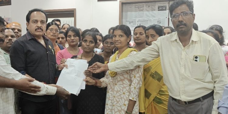 ಹಾರಾಡಿ ಸರಕಾರಿ ಶಾಲೆಯಲ್ಲಿ ಕಿರುಕುಳ, ಜೀವಬೆದರಿಕೆ : ಶಾಸಕರಿಗೆ ದೂರು