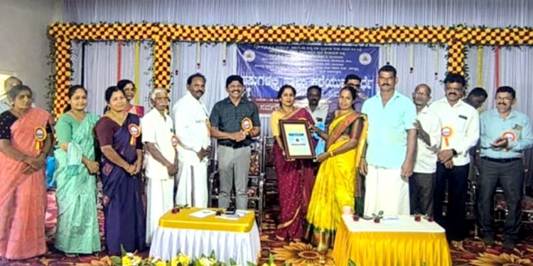 ನೇರಳಕಟ್ಟೆ: ಪಶುಪಾಲನೆ ಮತ್ತು ಪಶು ವೈದ್ಯಕೀಯ ಸೇವಾ ಇಲಾಖೆ ದ.ಕ ಮತ್ತು ಇತರ ಇಲಾಖೆ ಸಂಘ ಸಂಸ್ಥೆಗಳಿಂದ ಹಸುಗಳಲ್ಲಿ ಹಾಲು ಕರೆಯುವ ಸ್ಪರ್ಧೆಯ ಬಹುಮಾನ ವಿತರಣೆ