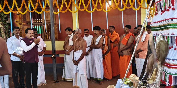 ಆರ್ಲಪದವು ಕಿನ್ನಿ ಮಾಣಿ ,ಪೂಮಾಣಿ  ದೈವಗಳ ವಾರ್ಷಿಕ ಜಾತ್ರೋತ್ಸವ ಇತಿಹಾಸದಲ್ಲೇ ಮೊದಲ ಬಾರಿಗೆ ಕ್ಷೇತ್ರದಲ್ಲಿ ಶಾಸಕ ಅಶೋಕ್ ರೈ ನೇತೃತ್ವದಲ್ಲಿ ಅನ್ನದಾನ !: ನಾಳೆ 15, ಸಾವಿರ ಮಂದಿಗೆ ಮಹಾ ಅನ್ನದಾನ