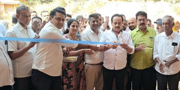 ಸೇಡಿಯಾಪುನಲ್ಲಿ ನಡೆದ ನೂತನ ರಿಕ್ಷಾ ತಂಗುದಾಣದ ಉದ್ಘಾಟನೆ: ರಿಕ್ಷಾದಲ್ಲೇ ಬಂದ ಶಾಸಕ ಅಶೋಕ್ ರೈ