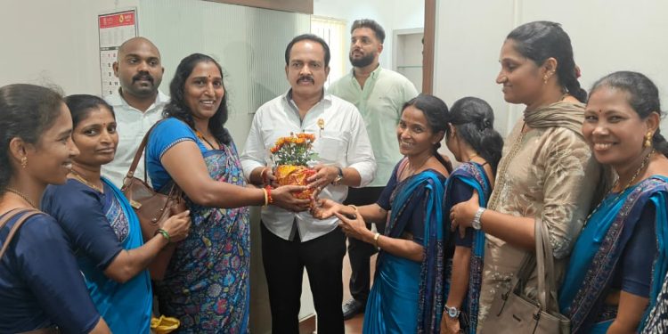 ಪಶುಪಾಲನಾ ಇಲಾಖೆಯಿಂದ ಗೌರವಧನ : ಪಶು ಸಖಿಯರಿಂದ ಶಾಸಕ ಅಶೋಕ್ ರೈ ಗೆ ಮನವಿ