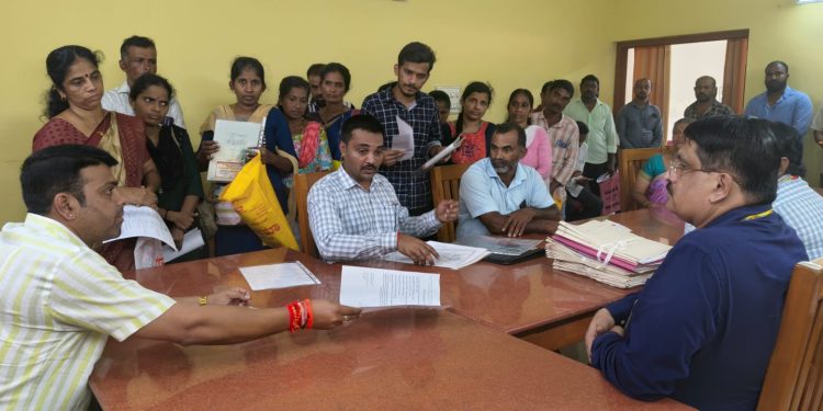 ಕಟ್ಟಡ ಮತ್ತು ಇತರ ನಿರ್ಮಾಣ ಕಾರ್ಮಿಕರ ಸಮಸ್ಯೆಗಳನ್ನು ಕಾರ್ಮಿಕರ ಕುಂದುಕೊರತೆ ಸಭೆಯಲ್ಲಿ ಆಲಿಸಿದ ಶಾಸಕ ಹರೀಶ್ ಪೂಂಜ