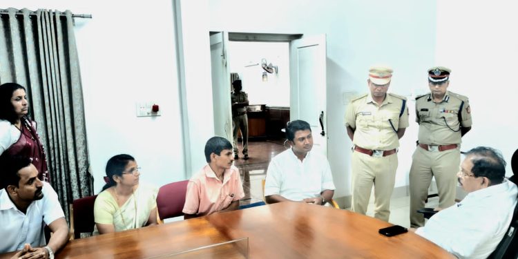 ಓಡಿಲ್ನಾಳ ಸುಮಂತ್ ಕೊಲೆ ಪ್ರಕರಣ: ಗೃಹ ಸಚಿವರನ್ನು ಭೇಟಿ ಮಾಡಿದ ಪೋಷಕರು